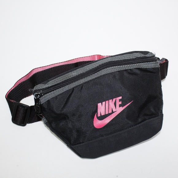 Nike Handbags - Vintage Nike Athletic Fanny Pack